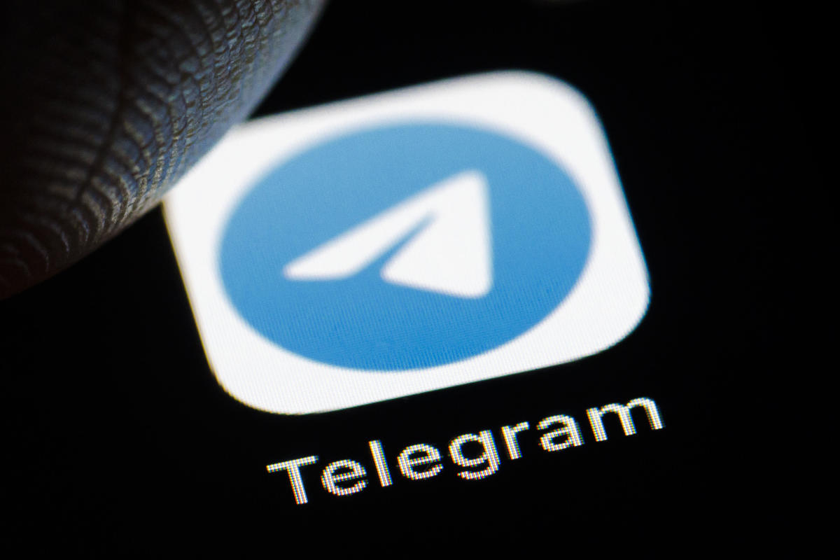 telegram logo dark